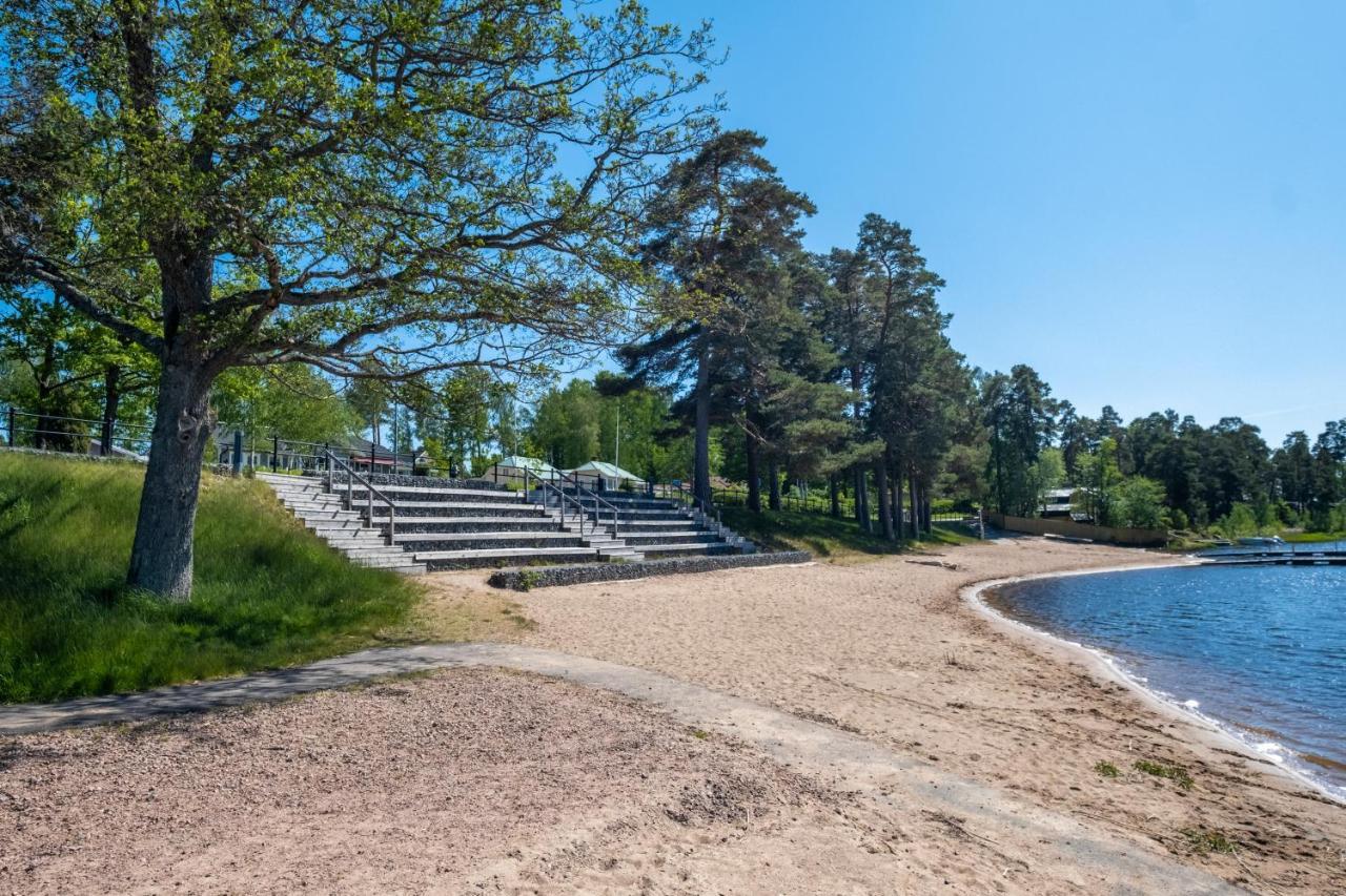 Krongarden Vandrarhem Kristinehamn Buitenkant foto