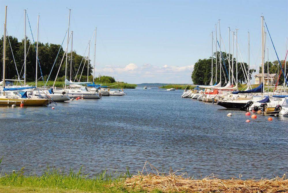 Krongarden Vandrarhem Kristinehamn Buitenkant foto